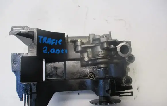 Opel Vivaro Oil pump 