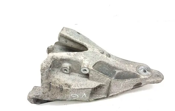 Volkswagen Transporter - Caravelle T5 Engine mounting bracket 7E0199370