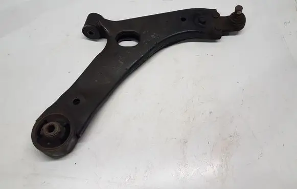KIA Sportage Front lower control arm/wishbone 545012Y002