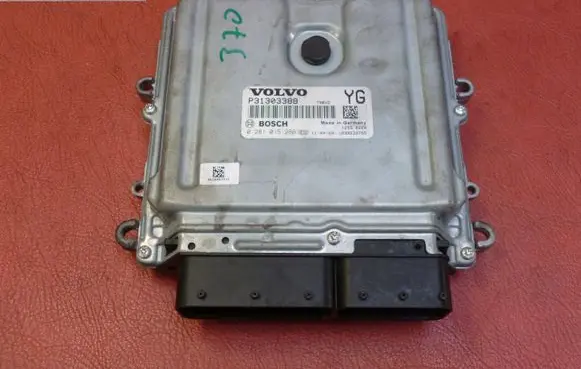 Volvo S40 Engine control unit/module 0281015286