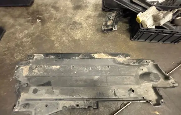 Audi A6 S6 C6 4F Center/middle under tray cover 4F0825207