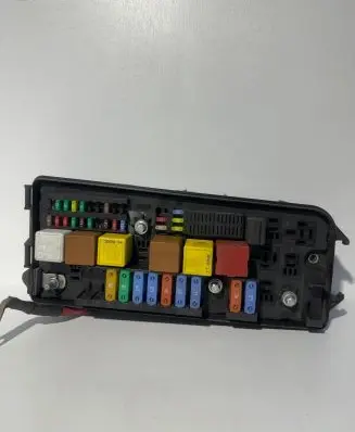Opel Signum Fuse module 13198102 519131007