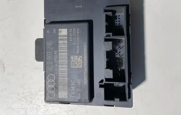 Audi Q7 4L Door control unit/module 4L0907290