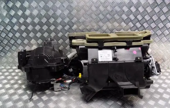 Maserati Quattroporte Interior heater climate box assembly 670036840