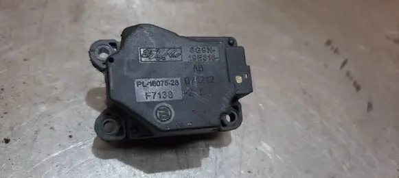 Volvo XC70 Coolant heater control valve 
