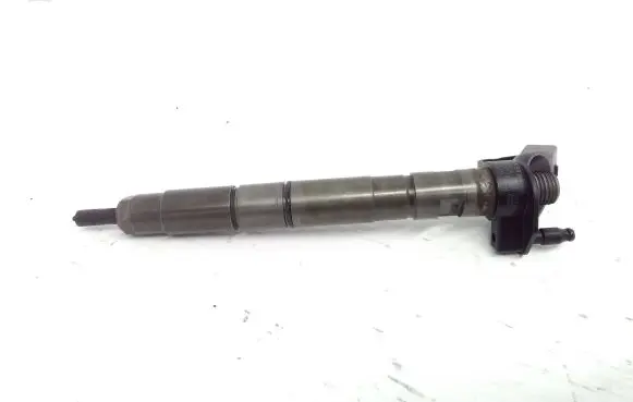 Audi A8 S8 D3 4E Fuel injector 0445115037 059130277AB