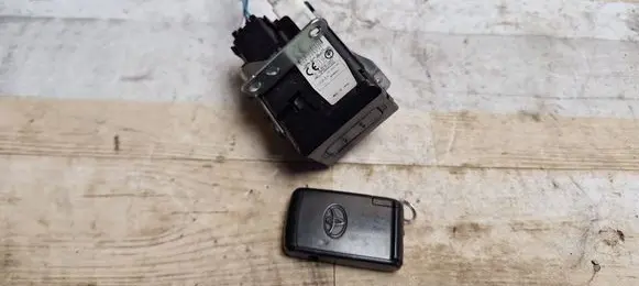 Toyota Corolla Verso AR10 Ignition lock 626399000