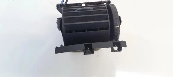 Opel Astra G Dash center air vent grill