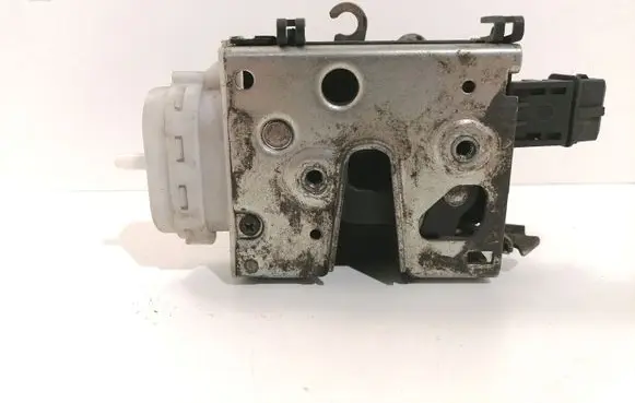 Audi A6 S6 C4 4A Front door lock 4A2837016B