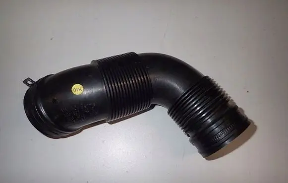 Audi A3 S3 8V Air intake hose/pipe V03836042F