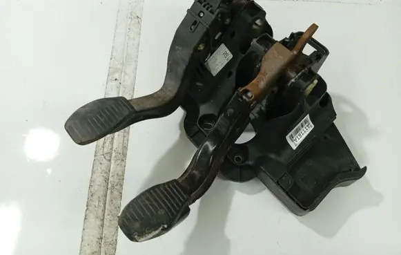 Opel Corsa D Brake pedal 