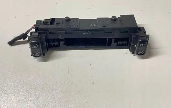 Mercedes-Benz E W210 Seat heating switch 2108200151