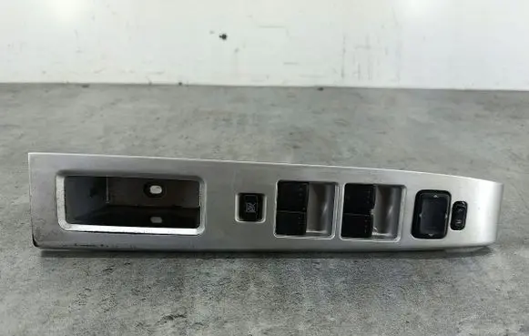 Mazda 5 Quarter vent window switch