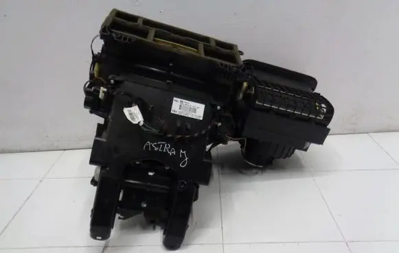 Opel Astra J Interior heater climate box assembly housing 13338025