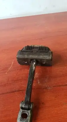 BMW 5 E60 E61 Front door check strap stopper 7033609