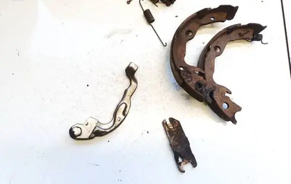 Toyota RAV 4 (XA30) Handbrake/parking brake pads 