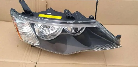 Mitsubishi Outlander Headlight/headlamp 3048040 P5588R