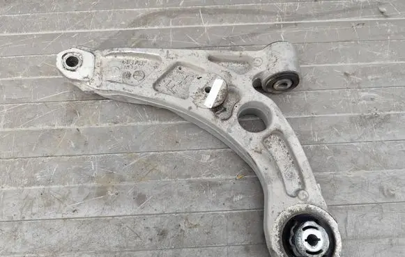 Jeep Cherokee Front control arm 691AB