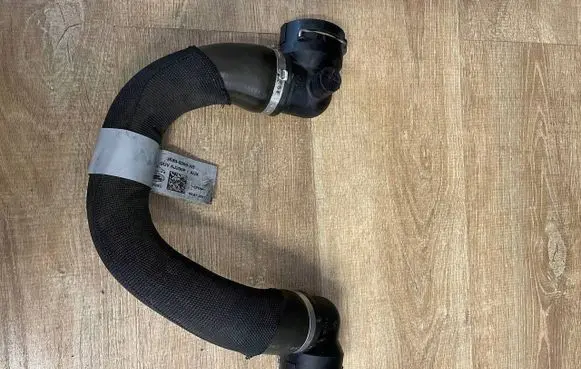 Land Rover Range Rover Velar Engine coolant pipe/hose JK83-8260-AB