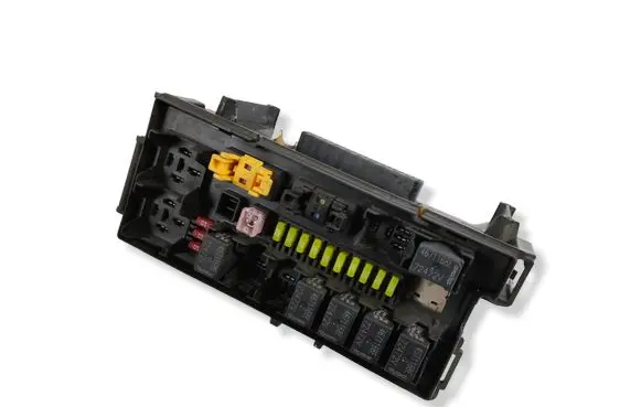 Jeep Commander Fuse module 04692087AB