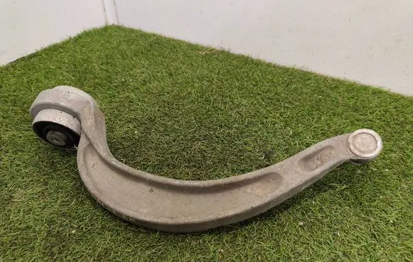 Front lower control arm/wishbone