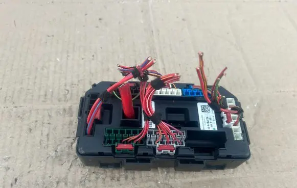 BMW 1 F20 F21 Fuse module 9337879 19451000001 11012014