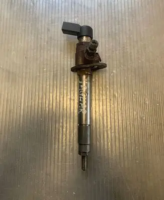 Jaguar XF Fuel injector 4S7Q9K546AF