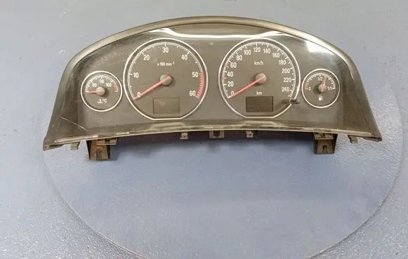 Opel Signum Speedometer (instrument cluster) 13186678CZ