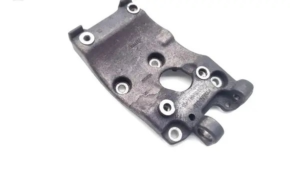 Engine mounting bracket