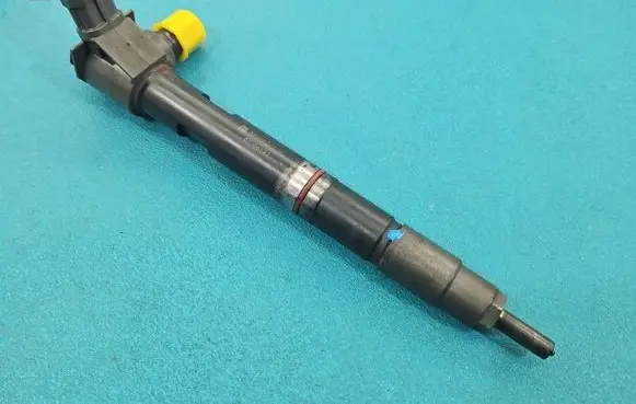 Opel Astra K Fuel injector 55490361 IMPRK1552334