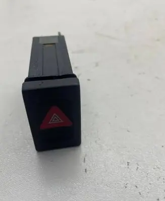 Volkswagen PASSAT B5.5 Hazard light switch 3B0953235D