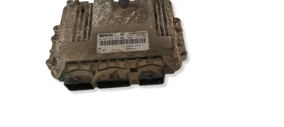 Suzuki Grand Vitara II Engine control unit/module 8200518648 0281012657 8200634611