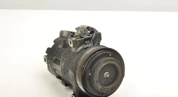 Renault Megane III Air conditioning (A/C) compressor (pump) 926005211R