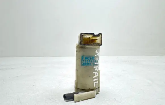 Nissan X-Trail T30 Windscreen/windshield washer pump 2224624A MC212