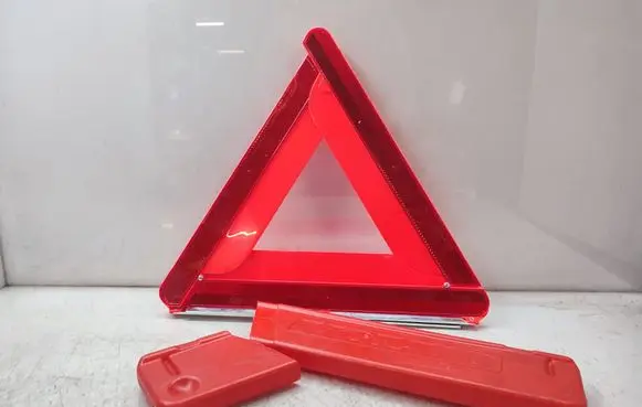 Volvo XC90 Emergency warning sign 27R0303011