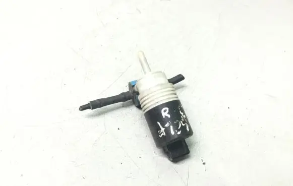 Volkswagen Golf III Windscreen/windshield washer pump 1H6955651