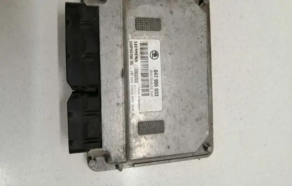 Skoda Fabia Mk1 (6Y) Engine control unit/module 047906033