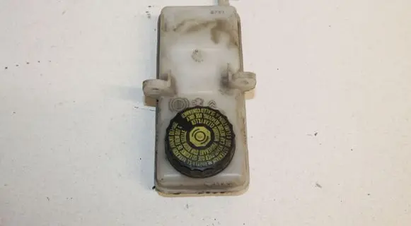 Peugeot 307 Brake fluid reservoir 0204224574