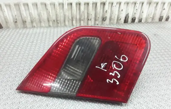 Mitsubishi Carisma Tailgate rear/tail lights
