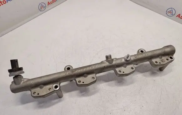 BMW X3 G01 Fuel injector supply line/pipe 8694198 13538694198