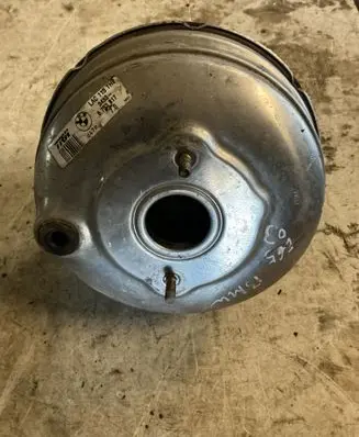 BMW 7 E65 E66 Brake booster 6753817