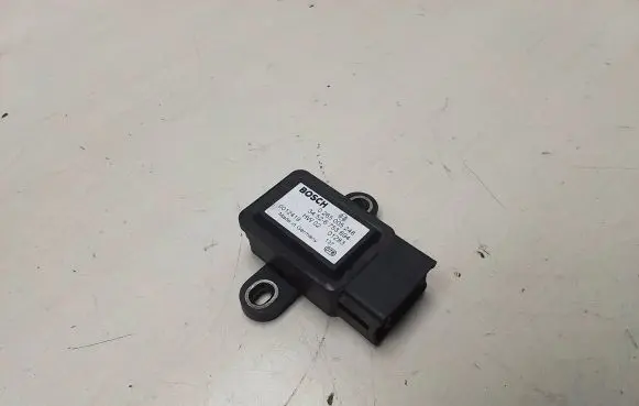 BMW 5 E39 ESP acceleration yaw rate sensor 34526753694 0265005248