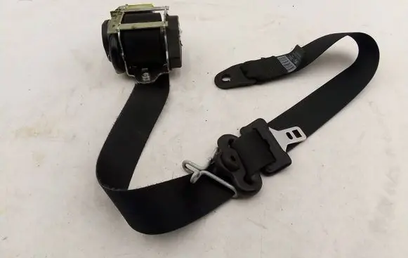 Ford Mondeo MK IV Front seatbelt 6G9N61295
