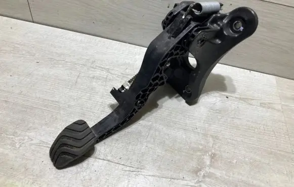 Clutch pedal