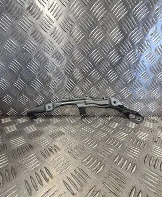 Audi A7 S7 4K8 Fender mounting bracket 4K8821167A