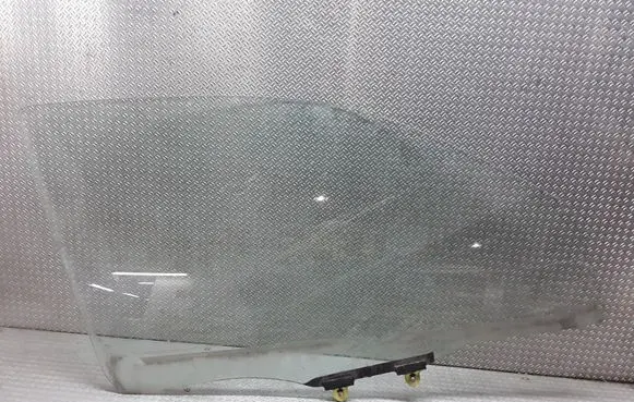 Mitsubishi Outlander Front door window glass four-door