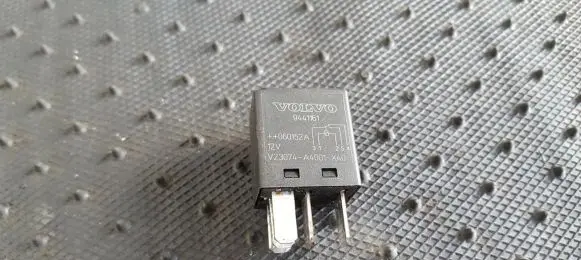 Volvo S70 V70 V70 XC Other relay 9441161 V23074-A4001-X40