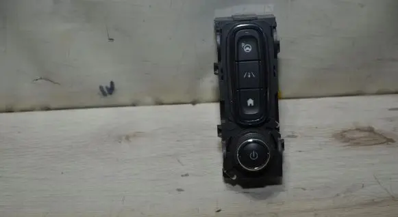 Head unit multimedia control