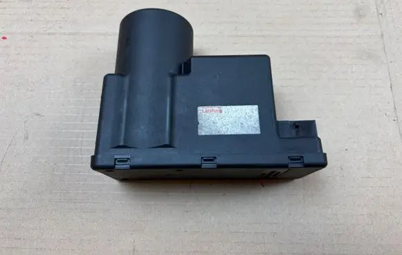 Audi A4 S4 B7 8E 8H Central locking vacuum pump 4A0862257A
