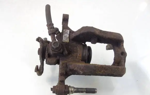 Opel Zafira C Rear brake caliper